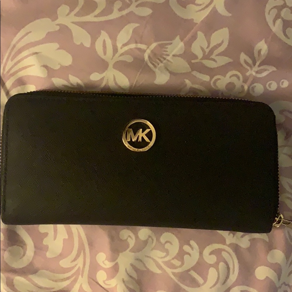 MK zip wallet